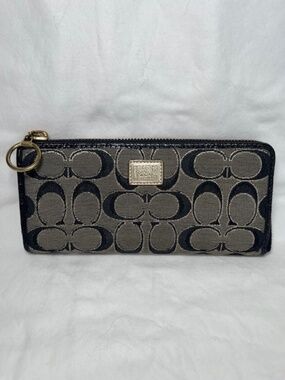Coach Poppy Black and Gray Signature Wallet - Excellent Pre-Owned